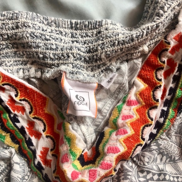 Ripcurl patterned shorts - Picture 2 of 3